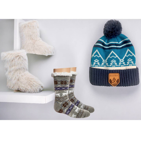 Bundle of 2 Pairs Non Slip Winter Socks & 1 Bridger bowl Pom Pom winter cap - Picture 1 of 12